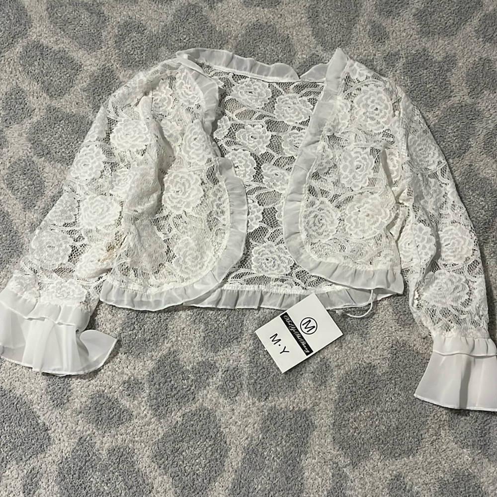 Women’s white top